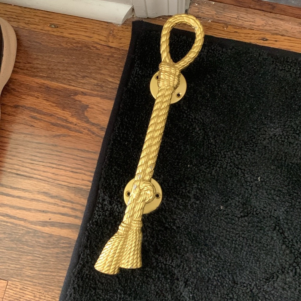 Georgeous copper brass door handle. Firm